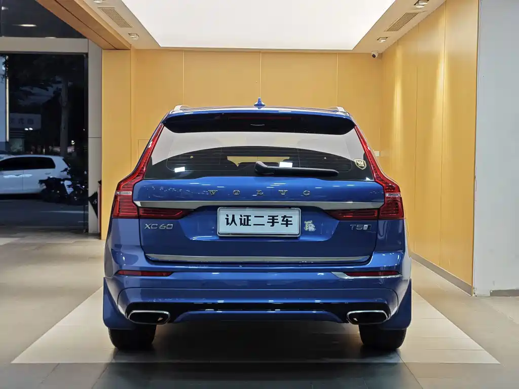 Volvo XC60 2018 — фото 29