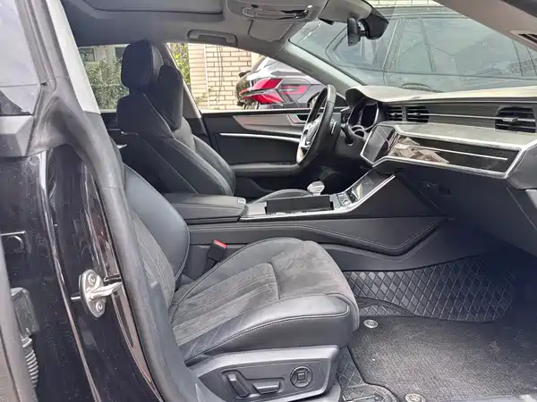 Audi A7L 2024