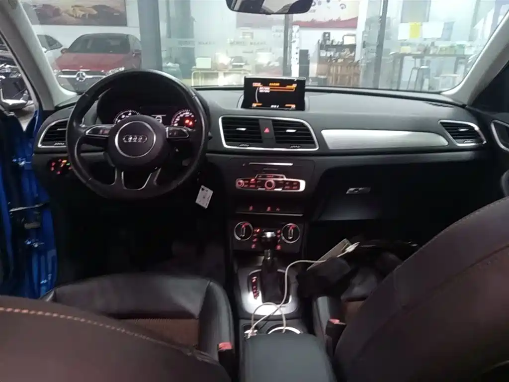 Audi Q3 2017 — фото 10