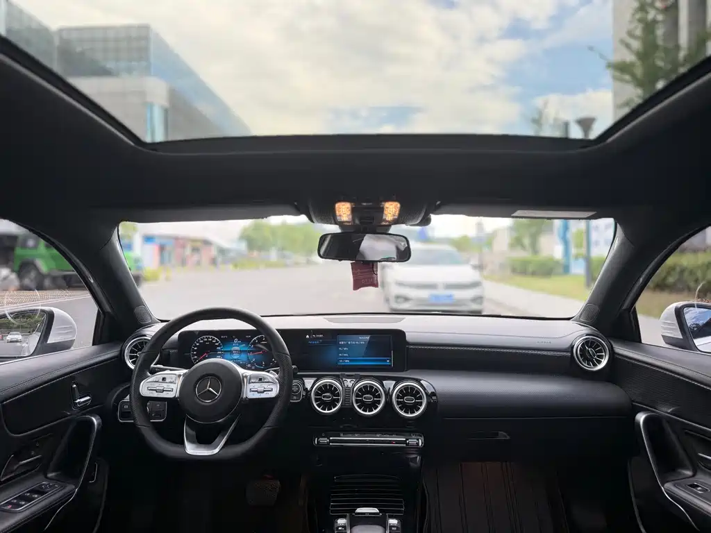 Mercedes-Benz A-Class 2022 — фото 13
