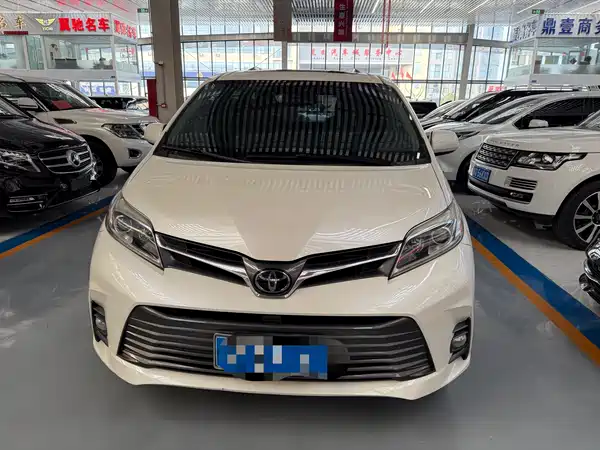 Toyota Sienna 2015