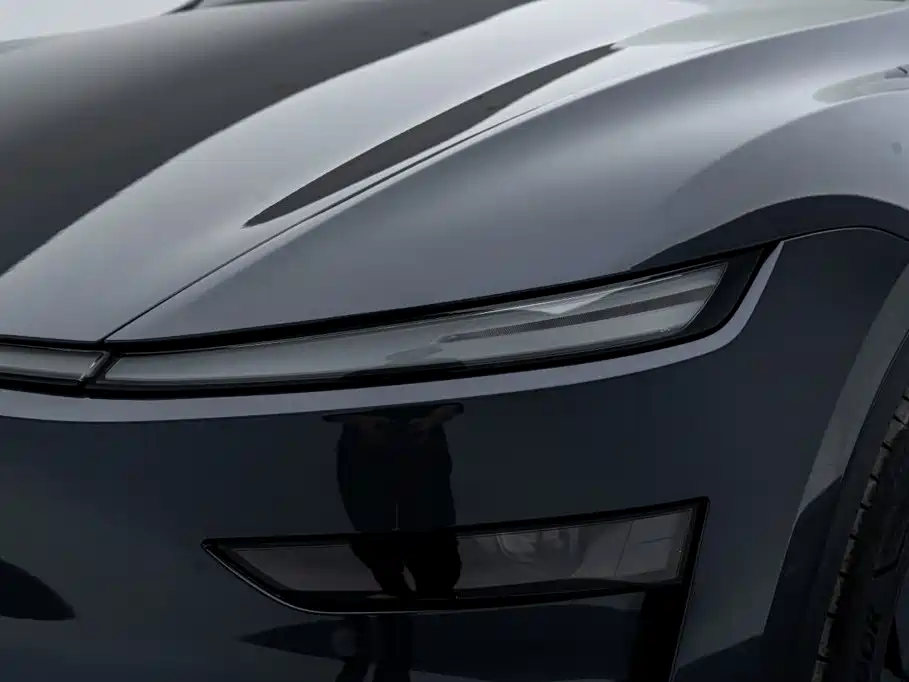 Tesla Model Y 2025 — фото 10