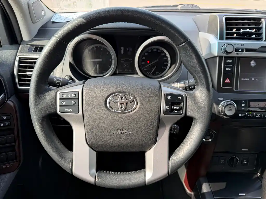 Toyota Prado 2015 — фото 9