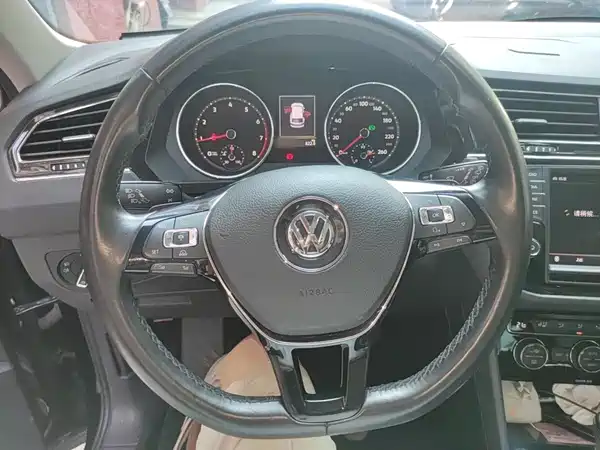 Volkswagen Tiguan L 2017