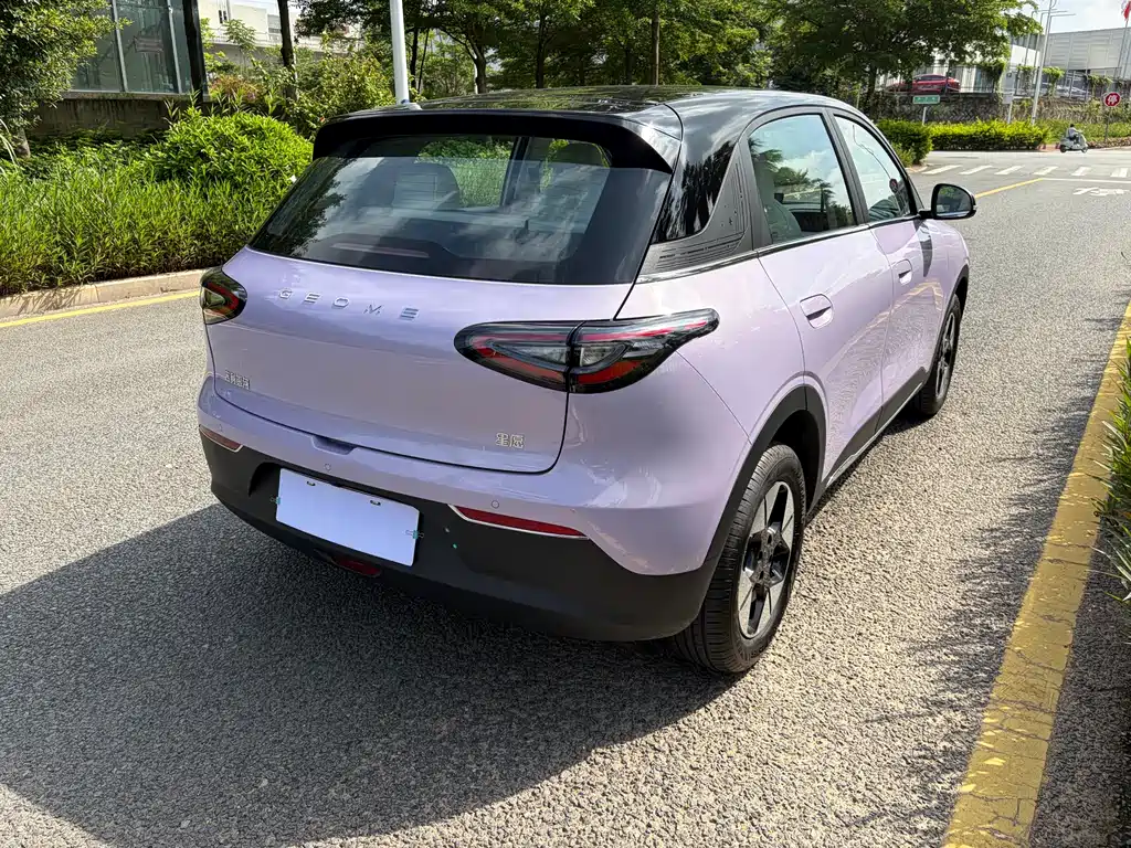 Geely Galaxy Starwish 2025 — фото 13