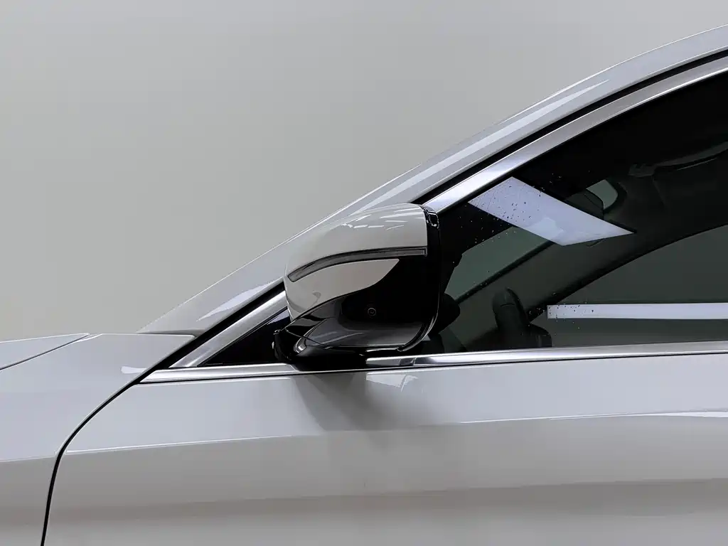 BMW 5 Series 2019 — фото 13