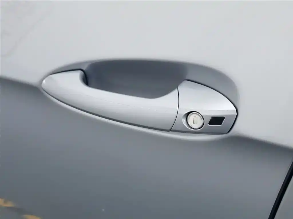 Mercedes-Benz E-Class 2013 — фото 18
