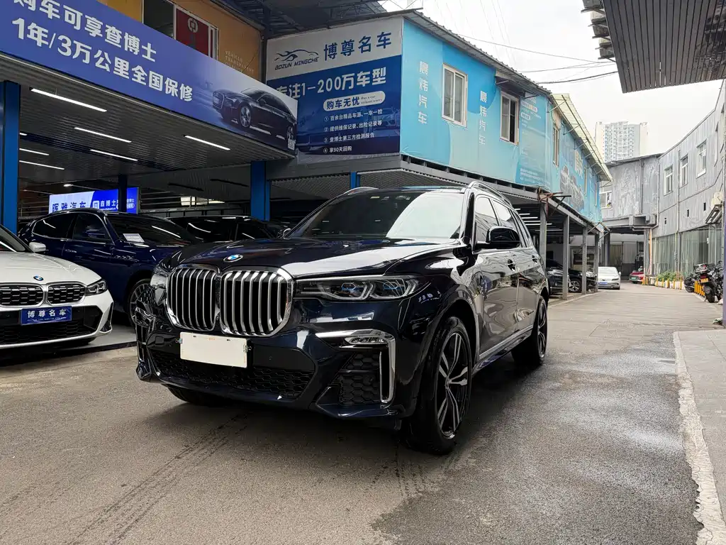 BMW X7 2021 — фото 1