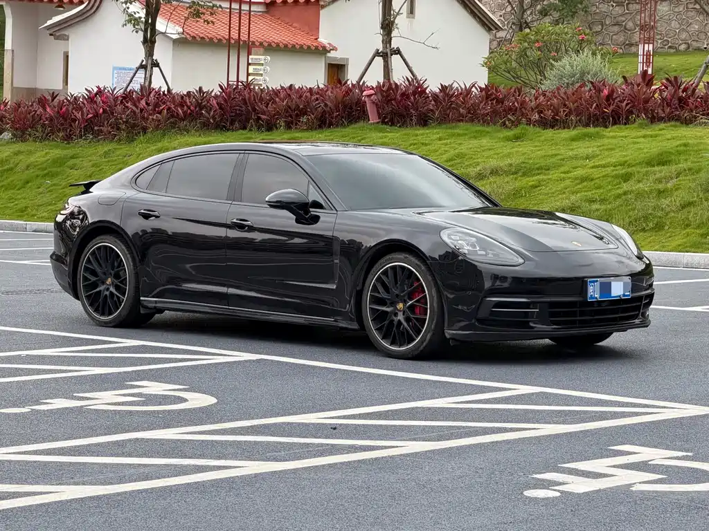 Porsche Panamera 2018 — фото 3