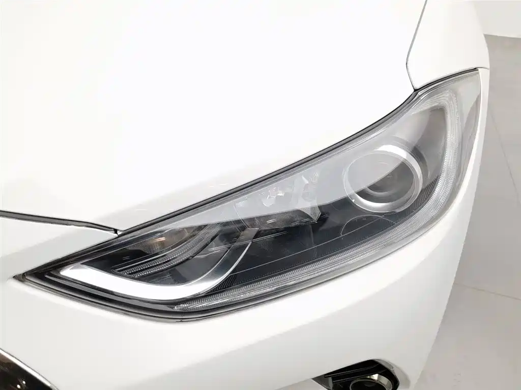 Hyundai Elantra 2018 — фото 7