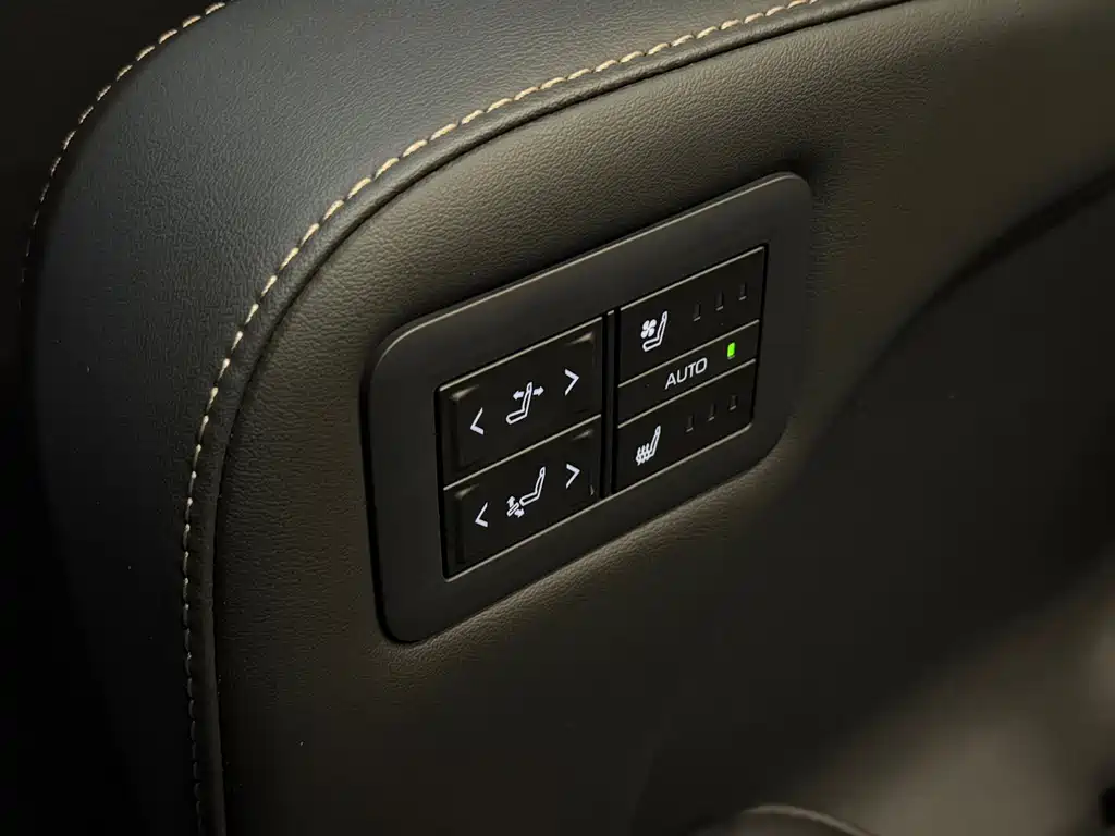 Toyota Alphard 2025 — фото 19