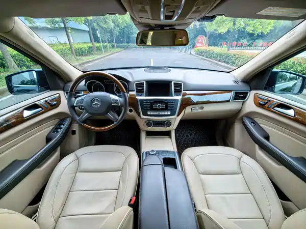 Mercedes-Benz M-Class 2012