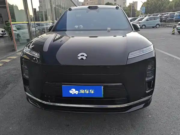 NIO ES8 2025
