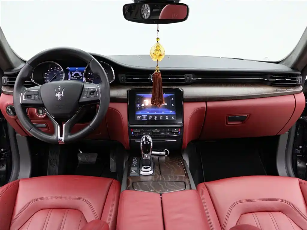 Maserati Quattroporte 2017 — фото 15