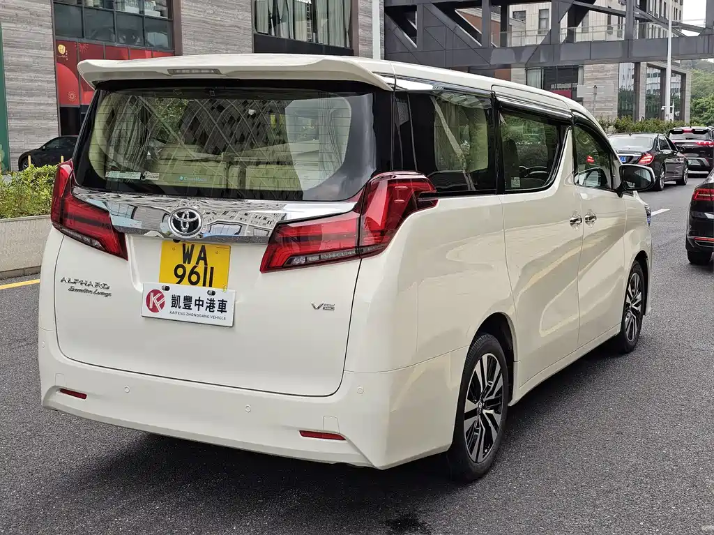 Toyota Alphard 2015 — фото 15