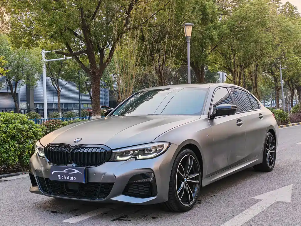BMW 3 Series 2019 — фото 1