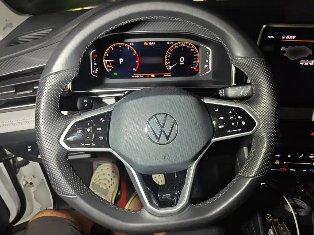 Volkswagen Tiguan L 2023 — фото 6