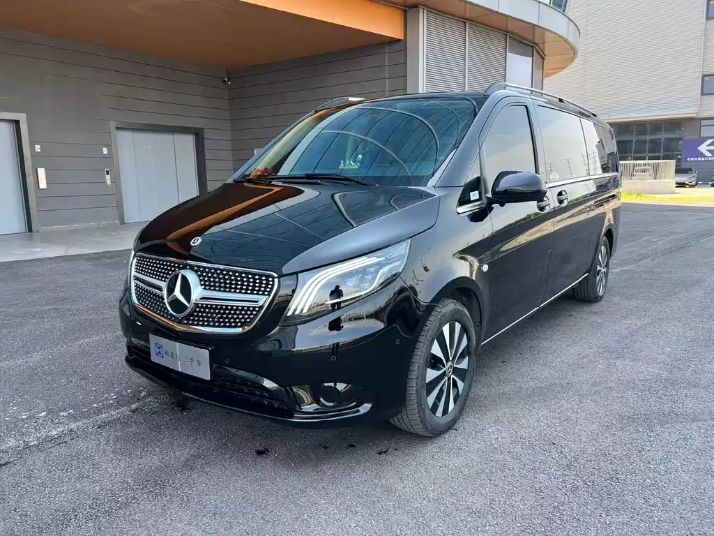 Mercedes-Benz Vito 2024 — фото 1