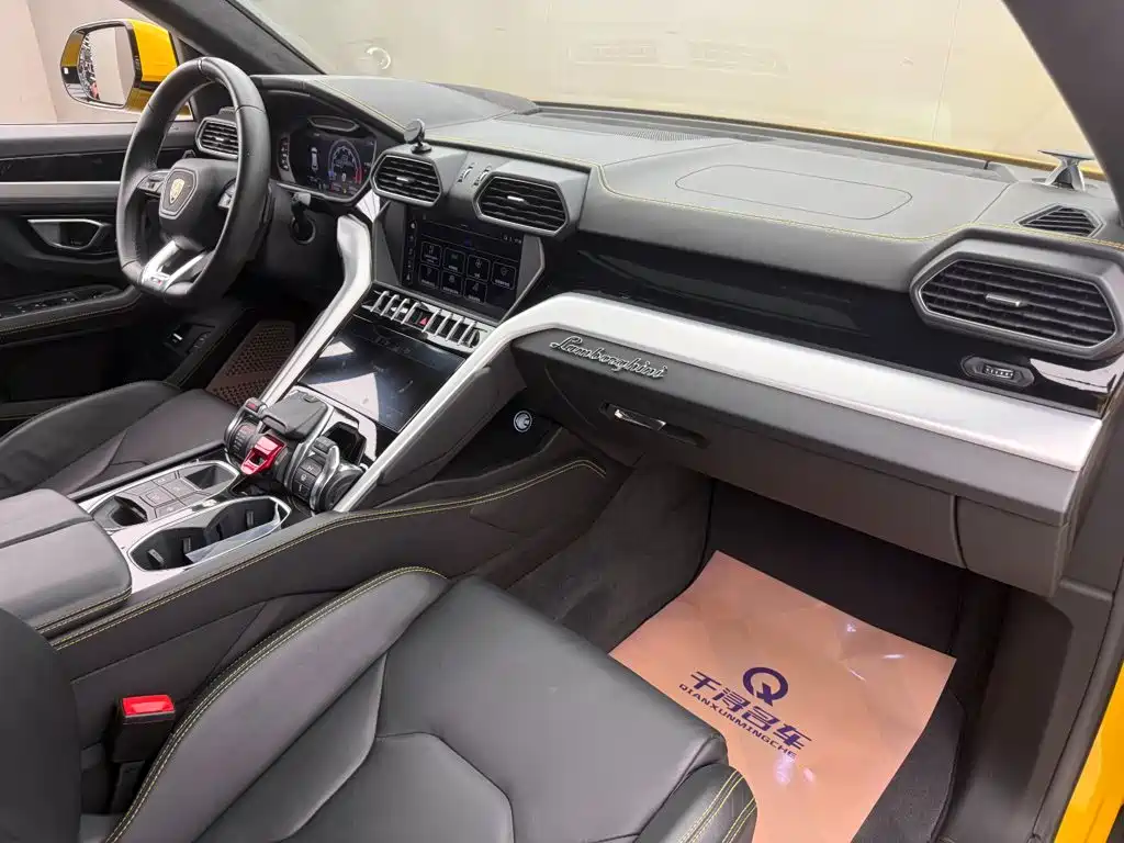 Lamborghini Urus 2019 — фото 10