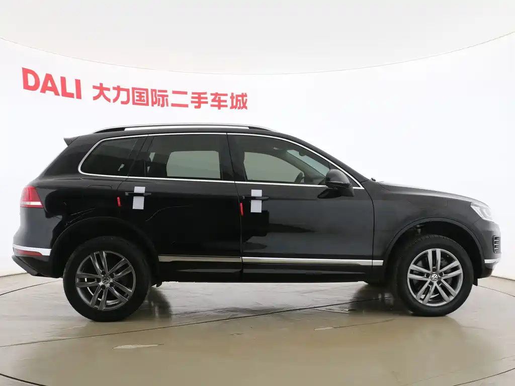 Volkswagen Touareg 2018 — фото 19