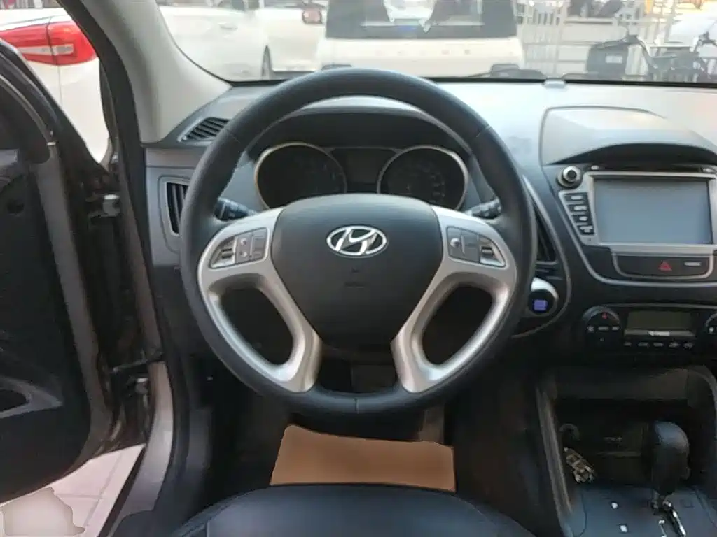 Hyundai ix35 2016 — фото 11