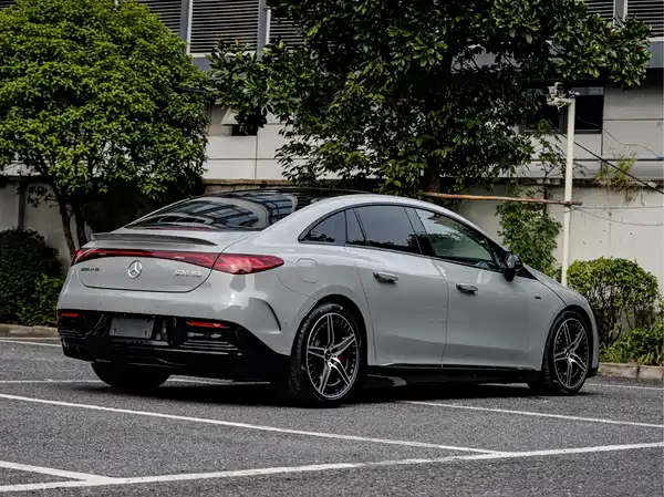 Mercedes-Benz EQE AMG 2024