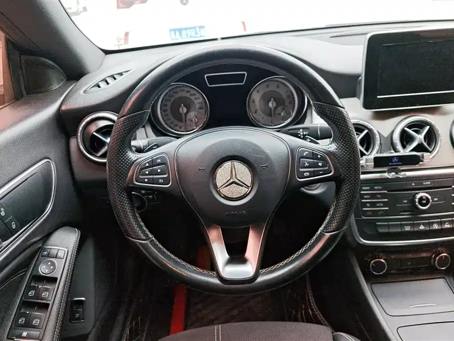 Mercedes-Benz CLA 2016 — фото 15