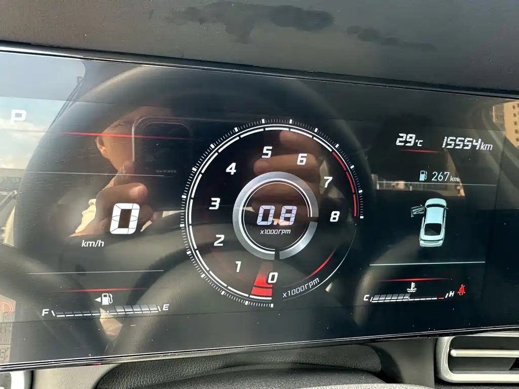 Hyundai Elantra 2023 — фото 12
