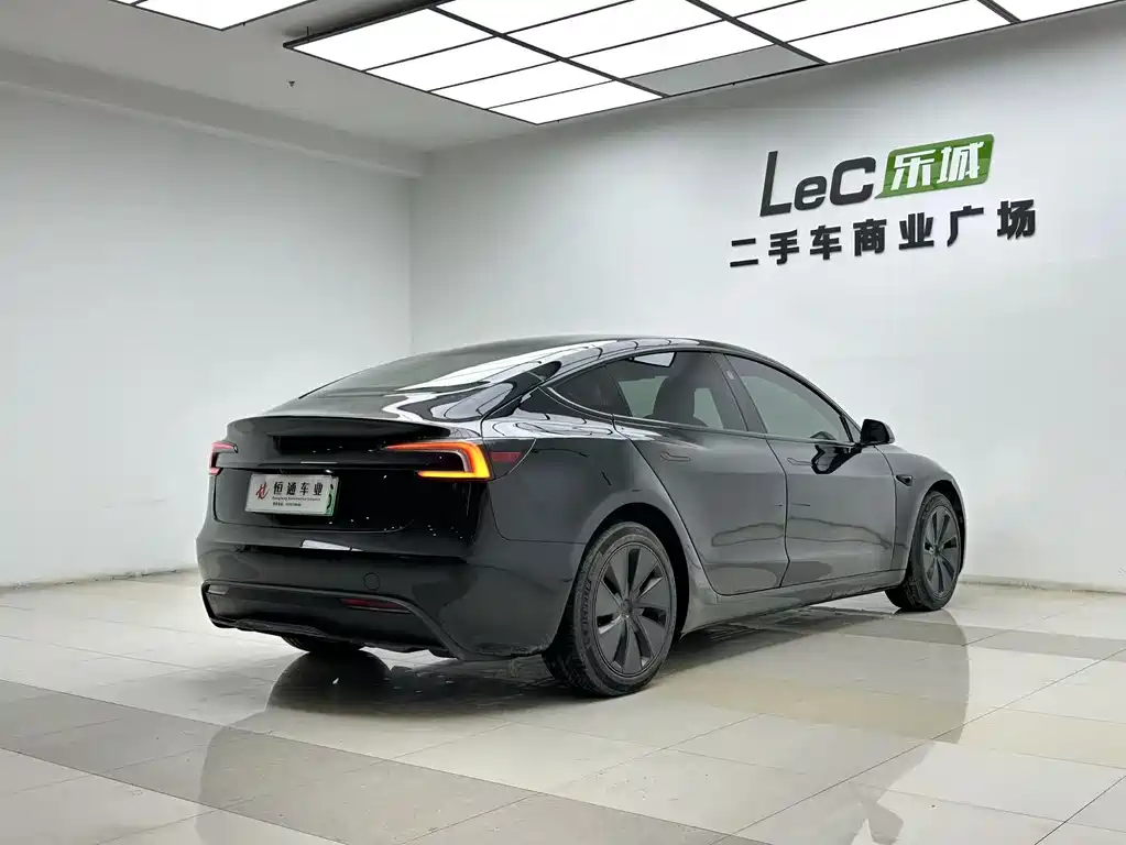 Tesla Model 3 2023 — фото 4