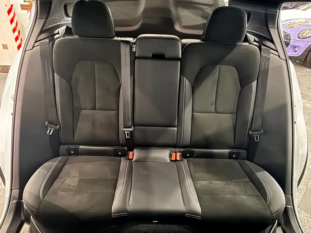 Volvo XC40 2021 — фото 16