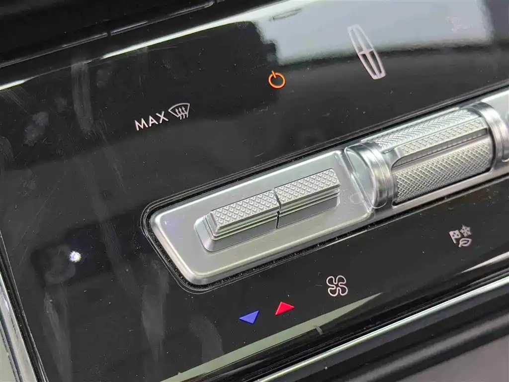 Lincoln Aviator 2024 — фото 14