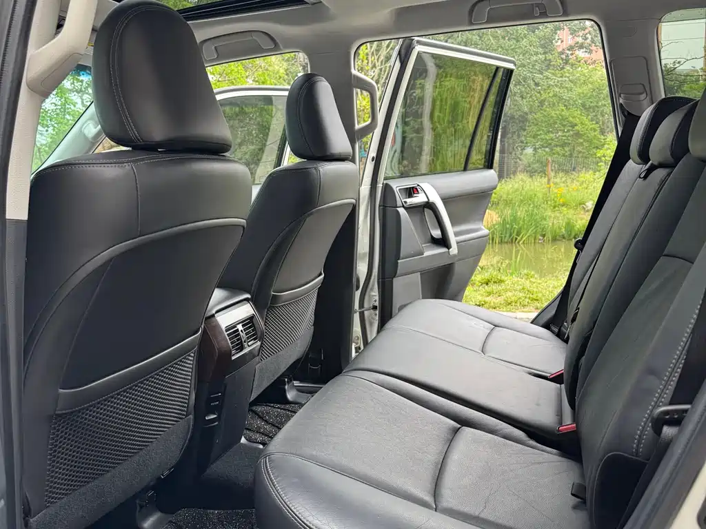 Toyota Prado 2017 — фото 8