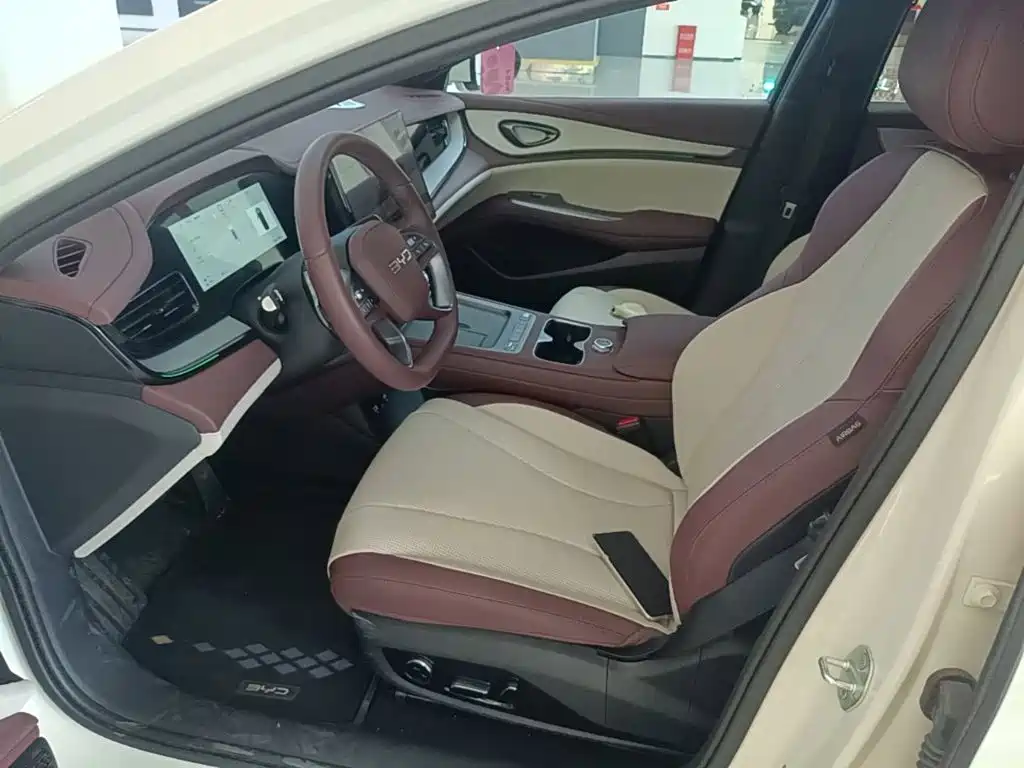 BYD Seal 07 DM-i 2025 — фото 15