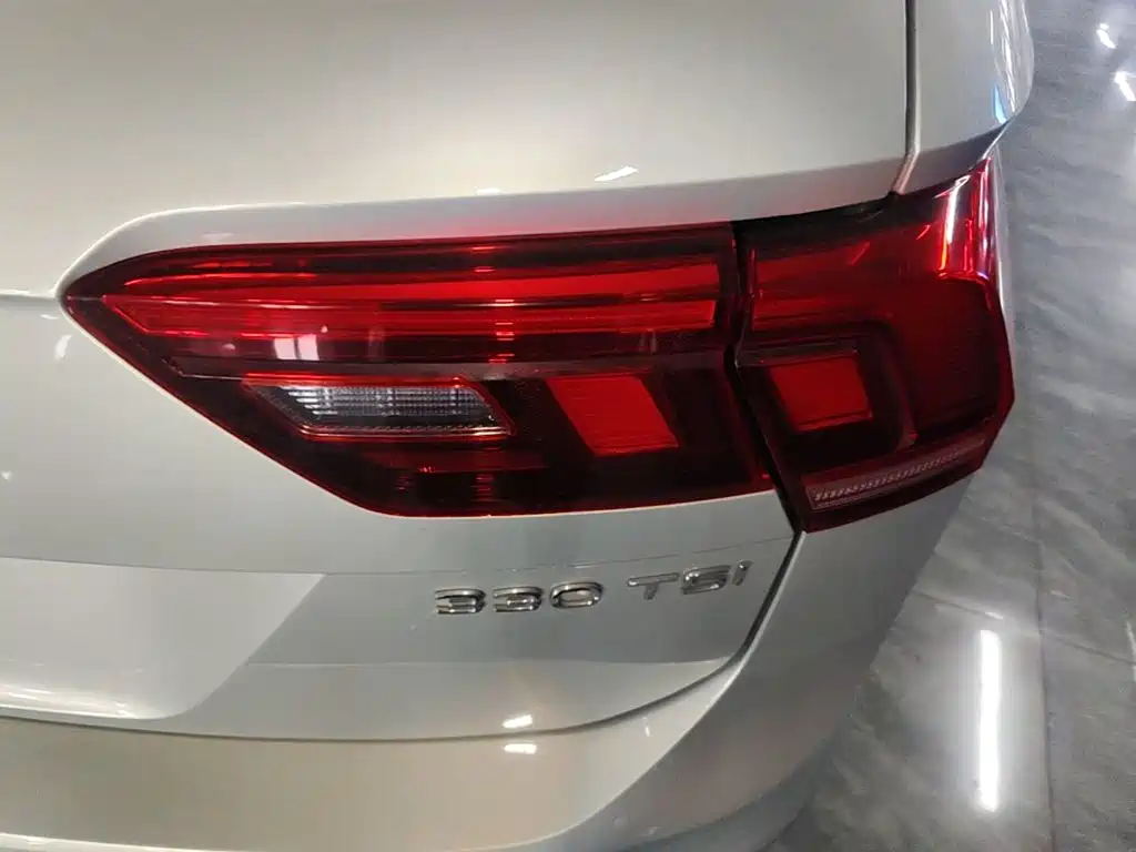 Volkswagen Tiguan L 2023 — фото 8