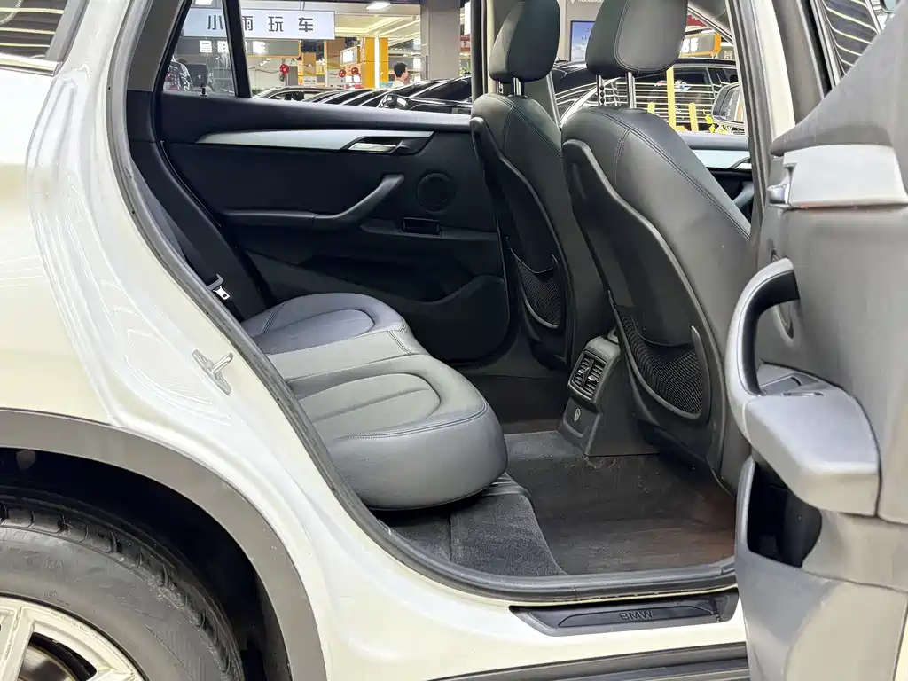 BMW X1 2018 — фото 11