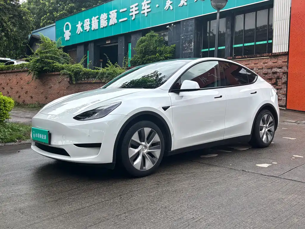 Tesla Model Y 2022 — фото 1