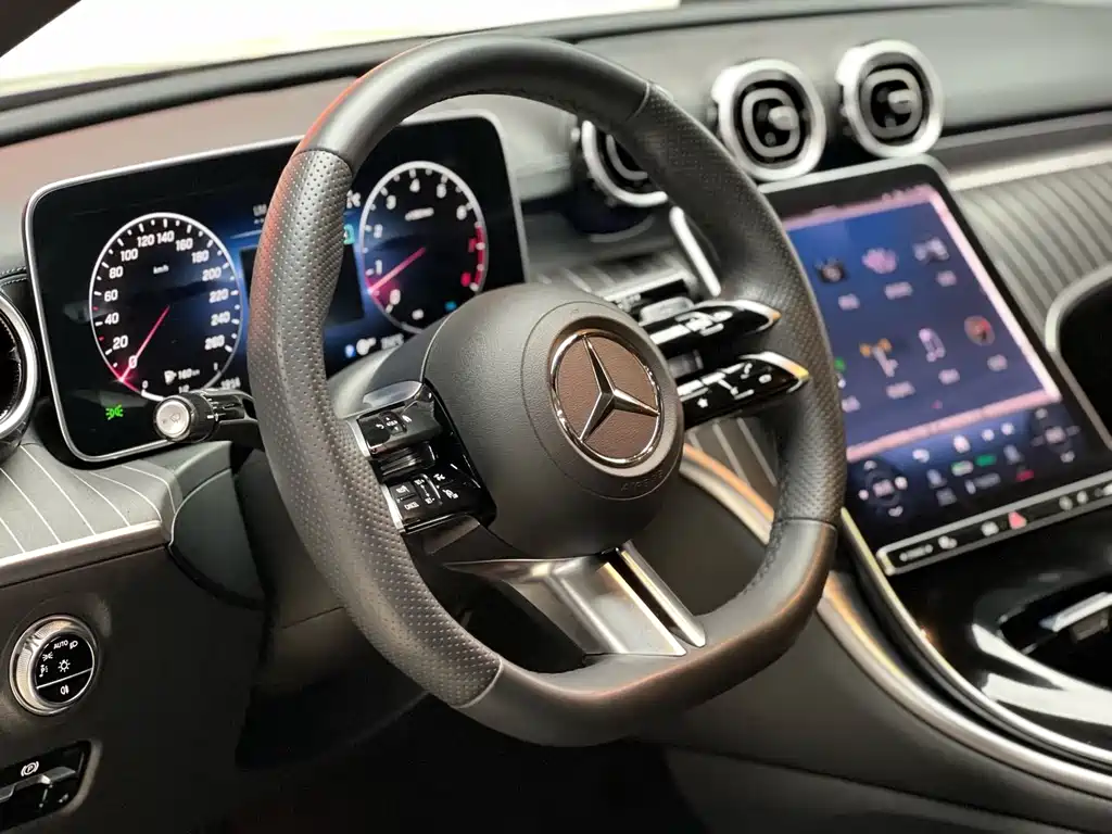 Mercedes-Benz C-Class 2023 — фото 7