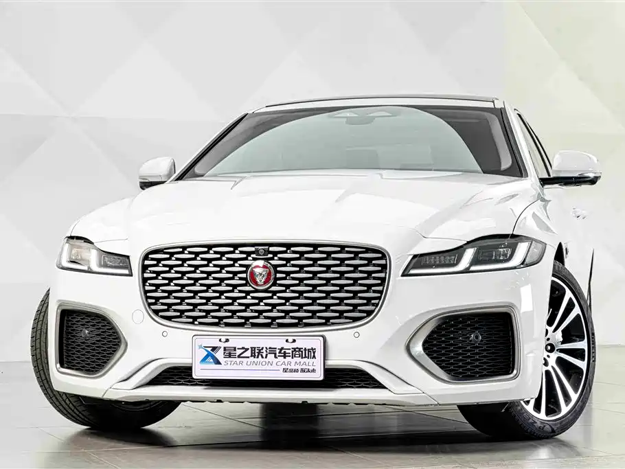 Jaguar XFL 2025 — фото 3