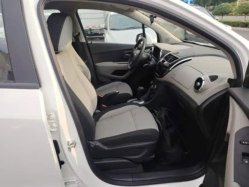 Chevrolet Trax 2015 — фото 25