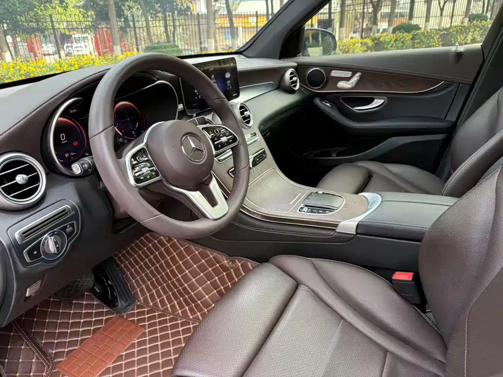 Mercedes-Benz GLC 2020 — фото 17