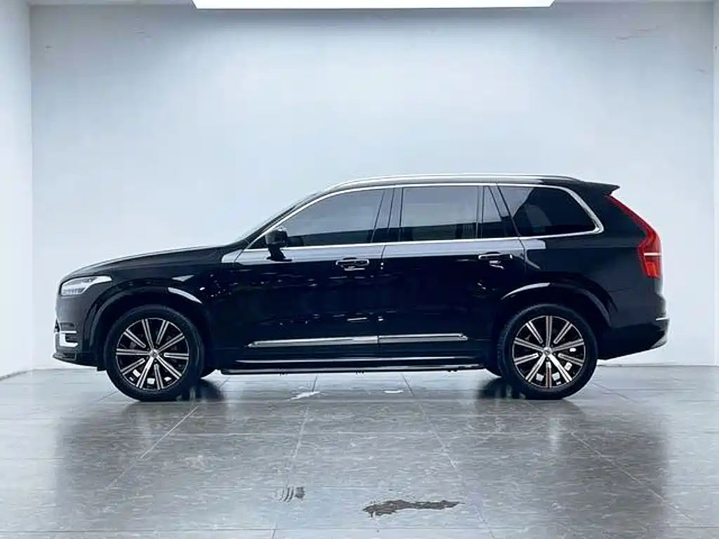 Volvo XC90 2022 — фото 12