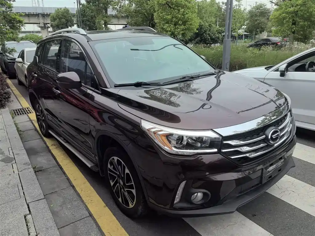 GAC Motor Trumpchi GS4 2015 — фото 4