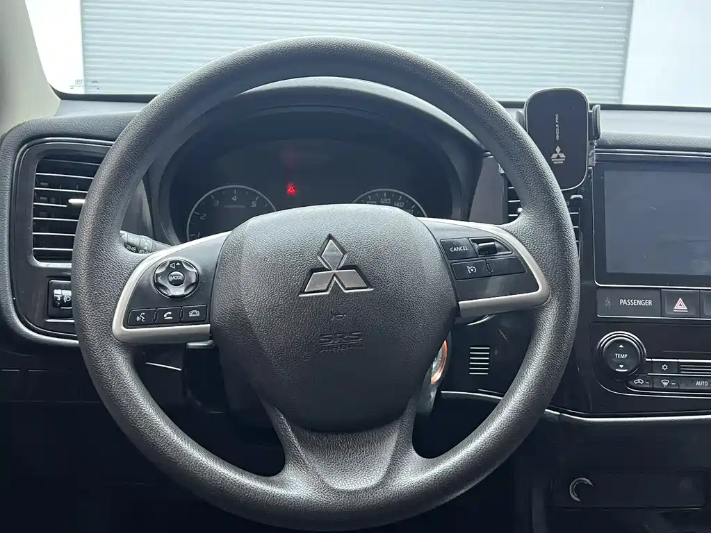 Mitsubishi Outlander 2021 — фото 15