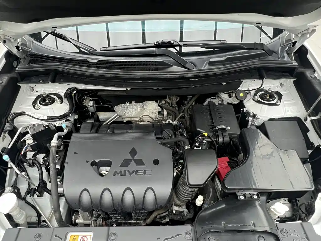 Mitsubishi Outlander 2021 — фото 19