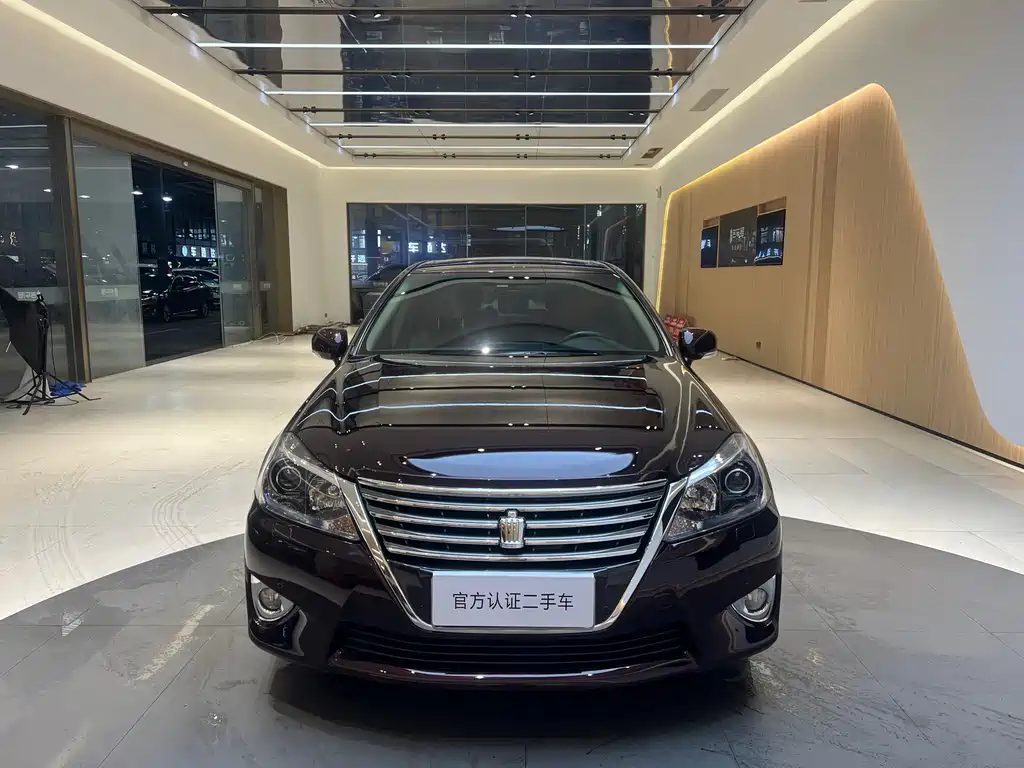 Toyota Crown 2013 — фото 2