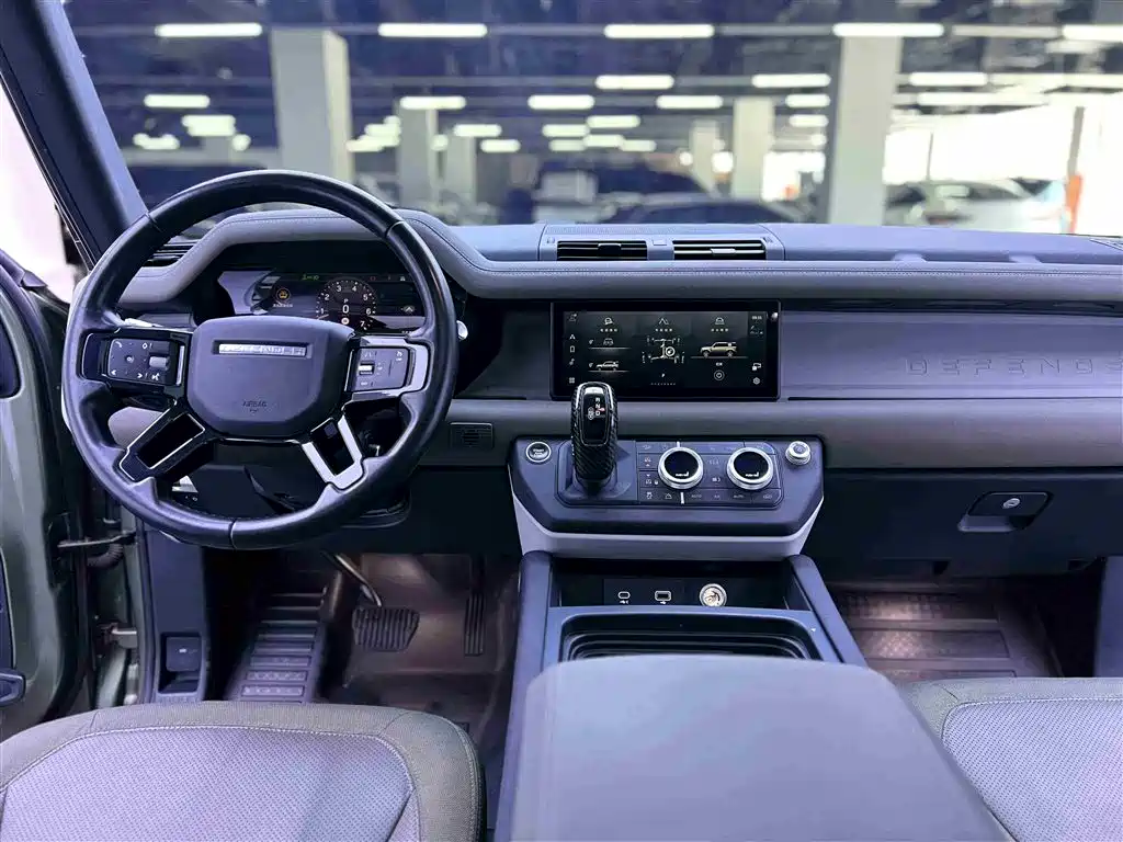 Land Rover Defender 2020 — фото 19