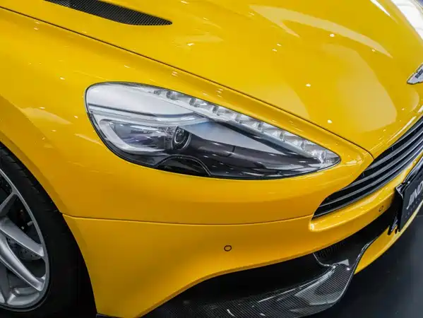 Aston Martin Vanquish 2015