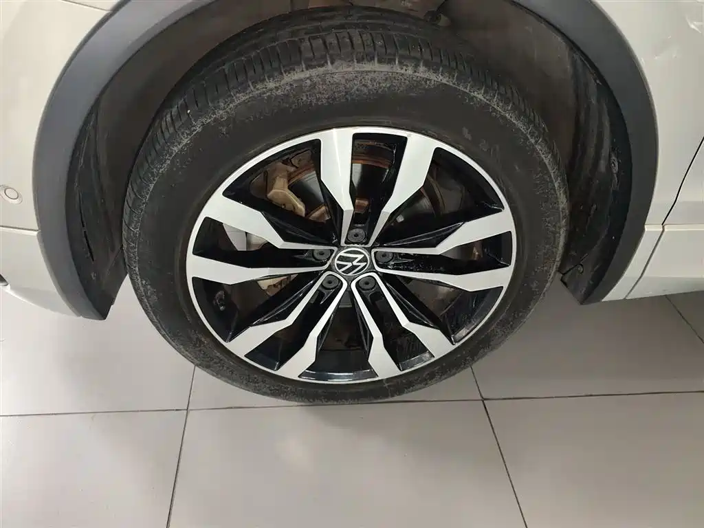 Volkswagen Tiguan L 2021 — фото 23