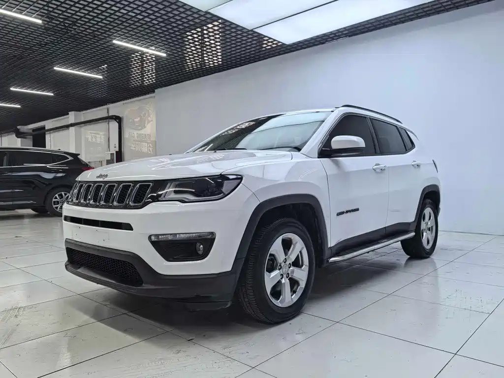 Jeep Compass 2018 — фото 1
