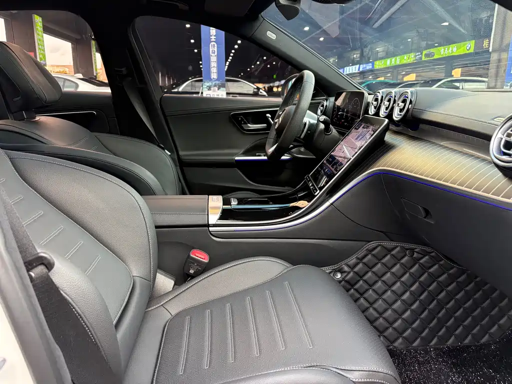 Mercedes-Benz C-Class 2024 — фото 13